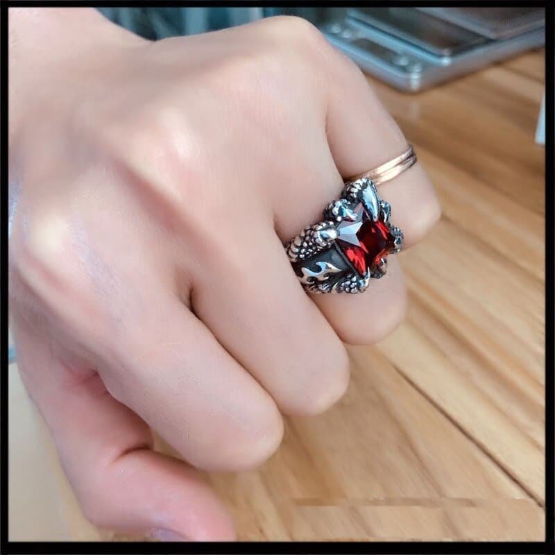 ROSALIA - Resizable Unisex Silver Tone Dragon Claws Ring – MADE OF TEARS