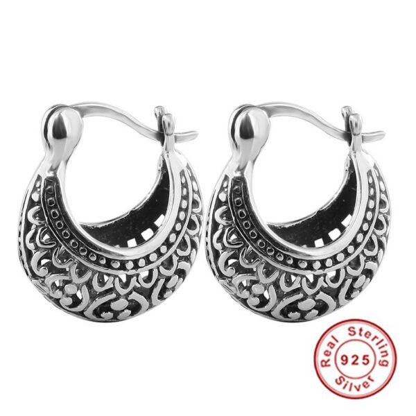 Hollow silver hoop earrings demo