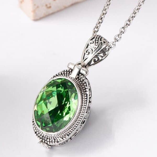 Silver Pendant 925 green oval side view
