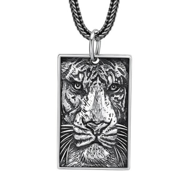 Lion necklace medallion demo