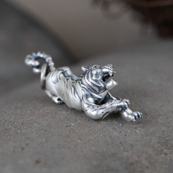 999 Silver Pendant tiger model profile view
