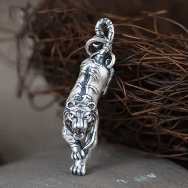 Silver Pendant 990 tiger front view