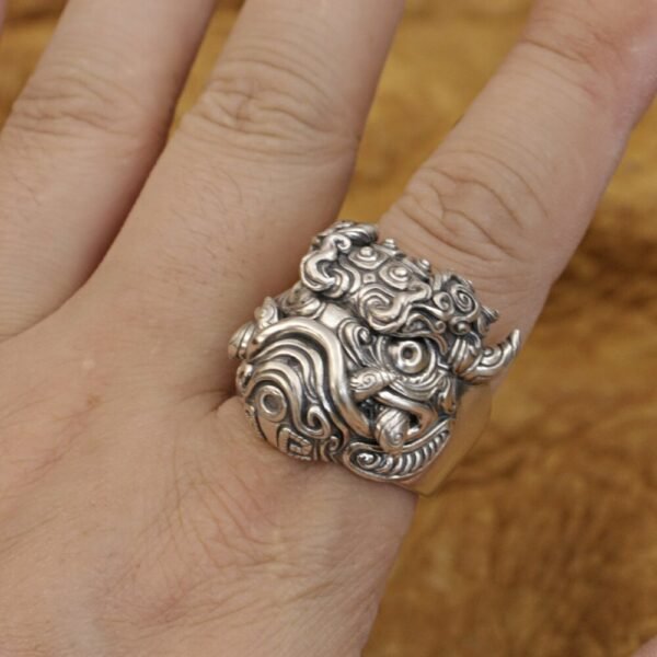 Silver Ring 925 Asian lion on finger