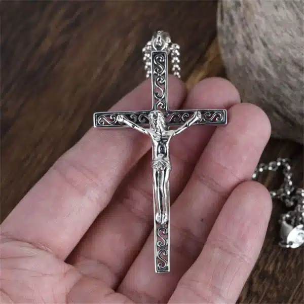 Silver Pendant 925 old pattern cross holded