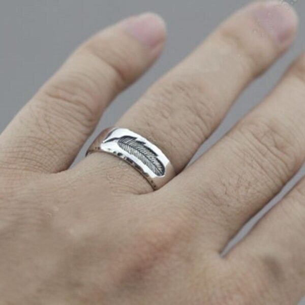 Silver Ring 925 creative feather on finger