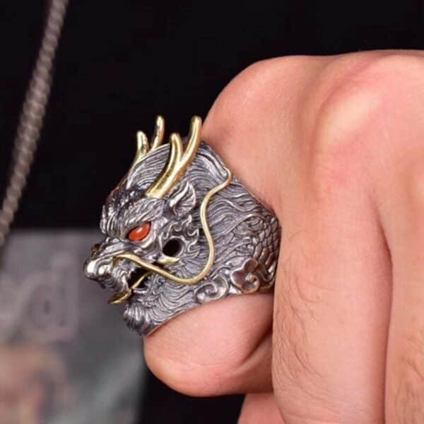 Silver Ring 925 roaring dragon on finger